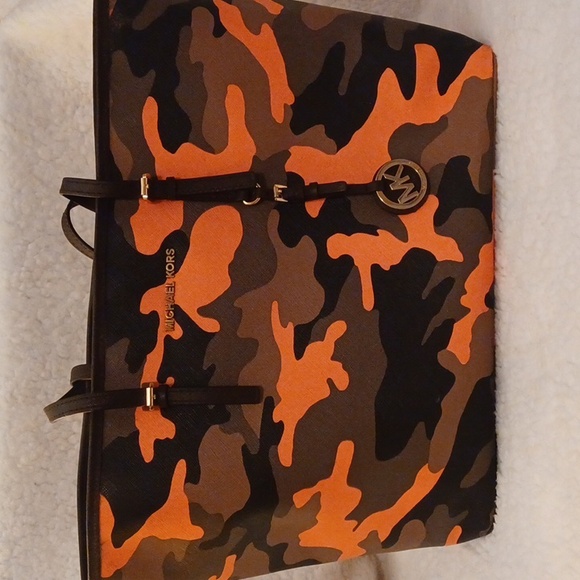 MICHAEL KORS | ORANGE CAMO | HANDBAG | HB160 - Picture 1 of 7